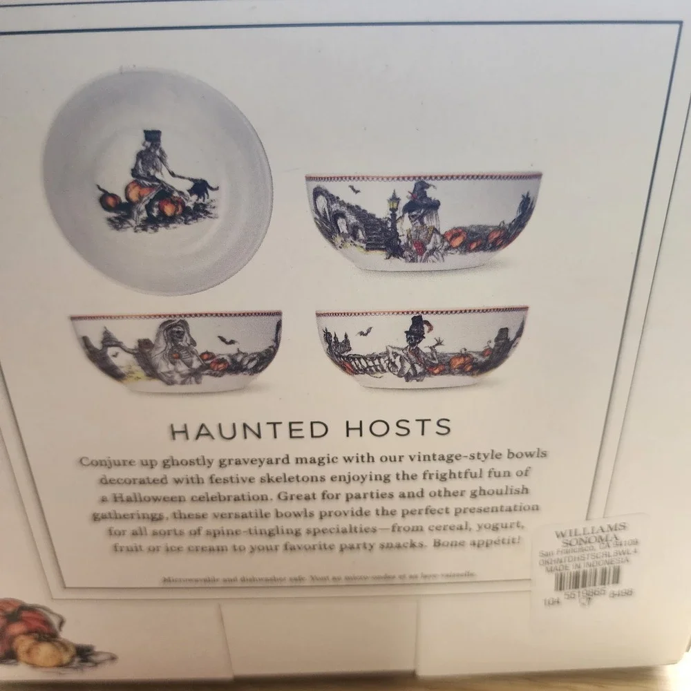 Williams Sonoma Haunted Hosts Halloween Cereal Bowls Set of 4 Skeletons Pumpkins